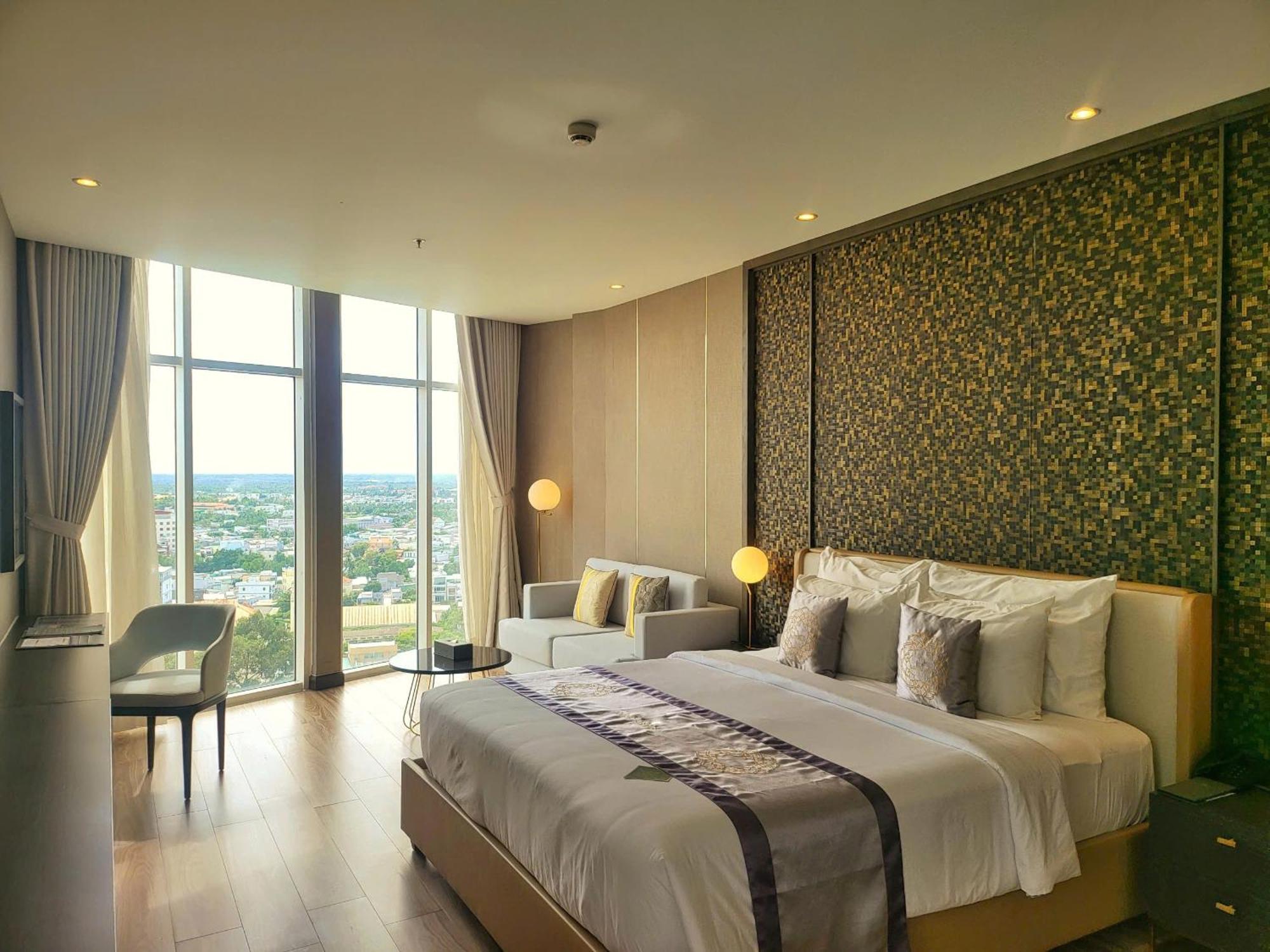 Diamond Stars Ben Tre Hotel Extérieur photo Deluxe Suite