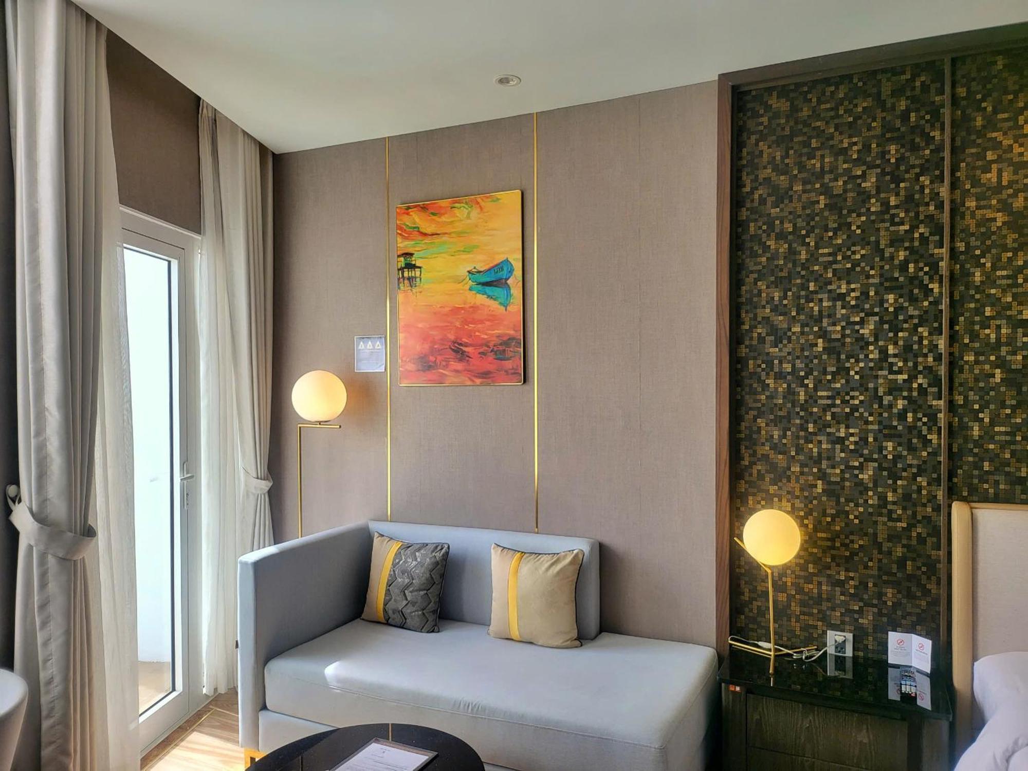 Diamond Stars Ben Tre Hotel Extérieur photo A room at the hotel