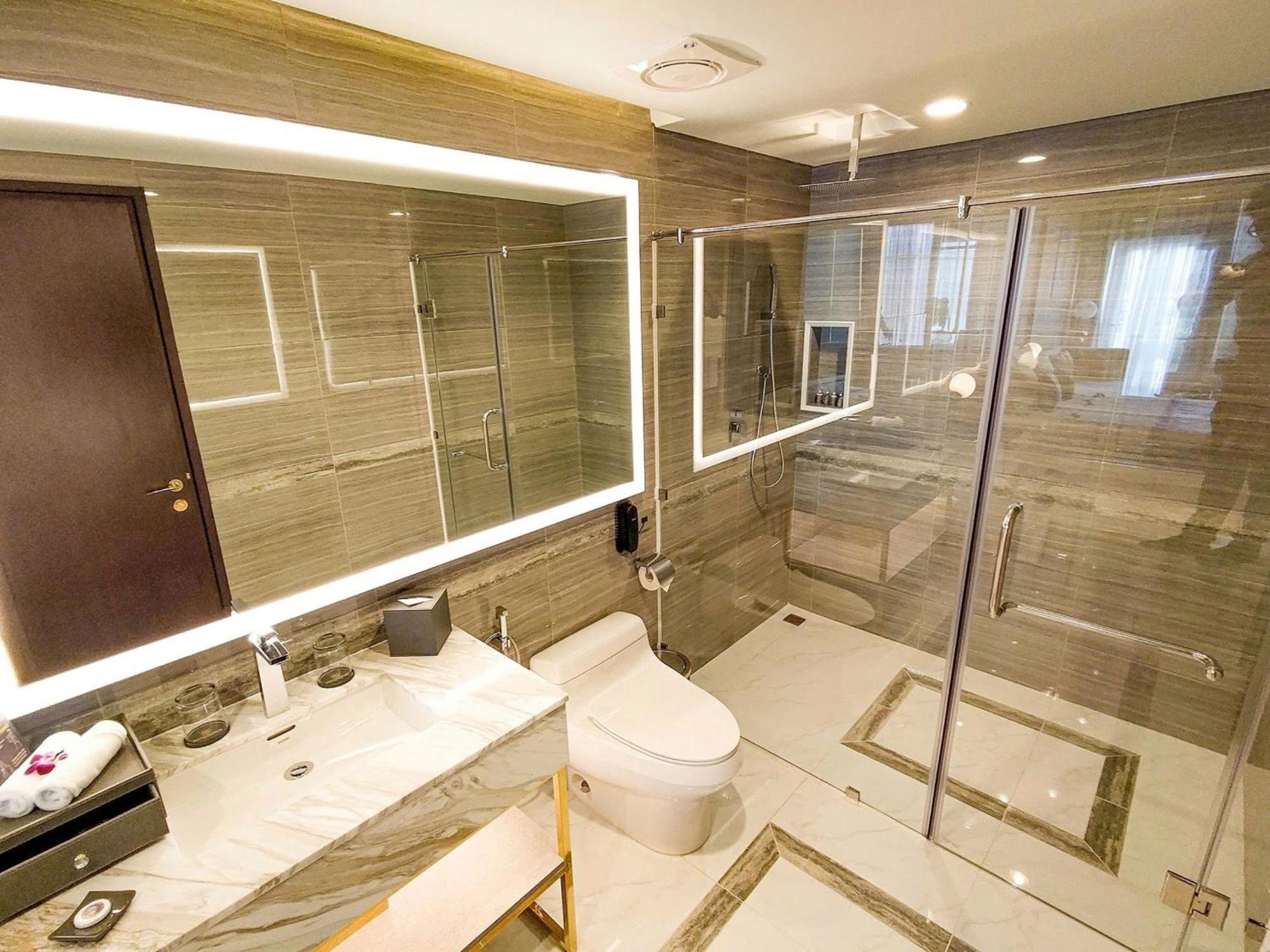 Diamond Stars Ben Tre Hotel Extérieur photo Bathroom