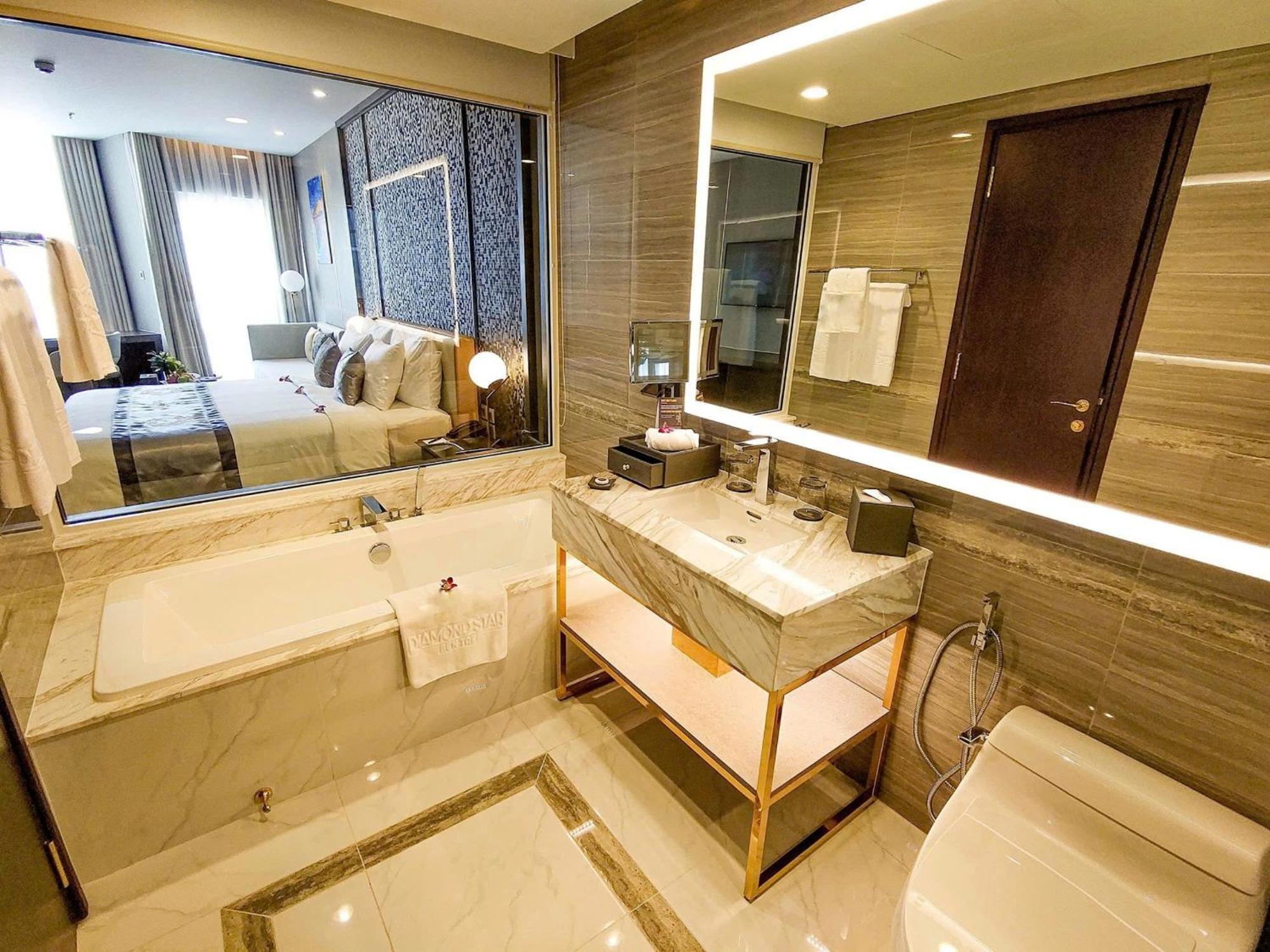 Diamond Stars Ben Tre Hotel Extérieur photo Bathroom